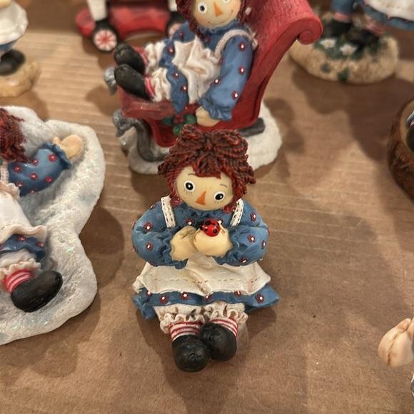 9 Raggedy Ann and Andy figurines - Picture 5 of 9